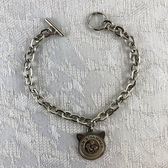 Arm & Hammer KittyCrew Toggle Closure Chain Bracelet with 5 Purr-fect Cat Charms - Picture 4 of 15